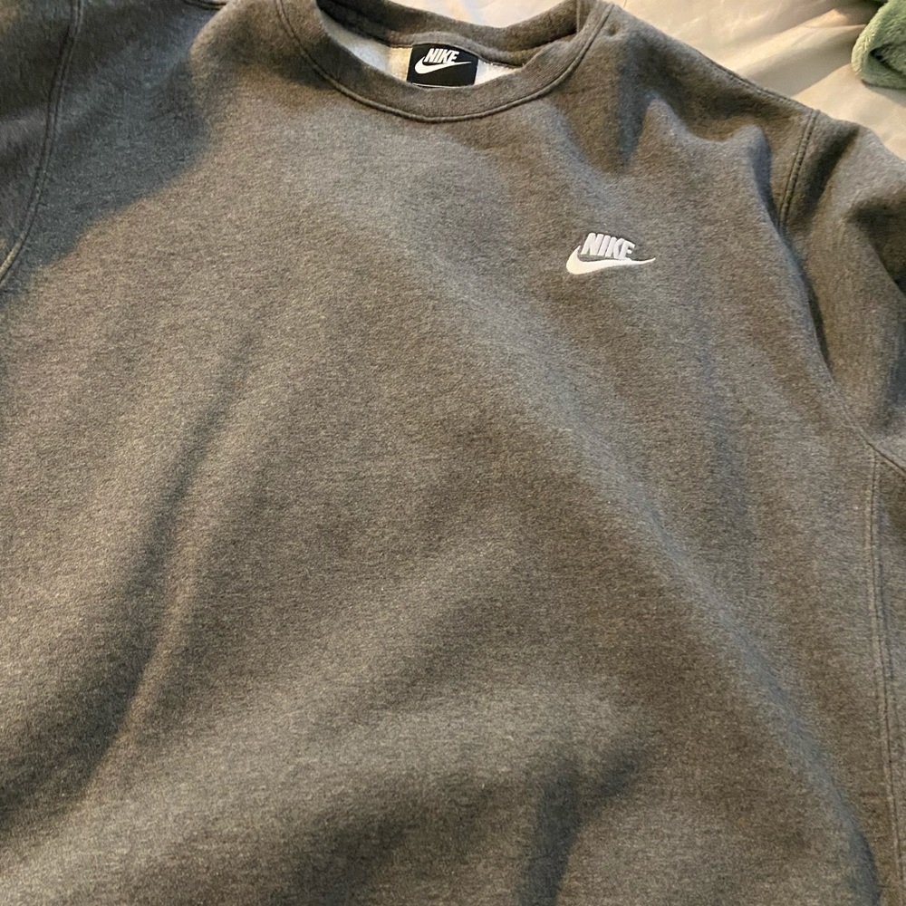 Men’s Nike crew neck size M
